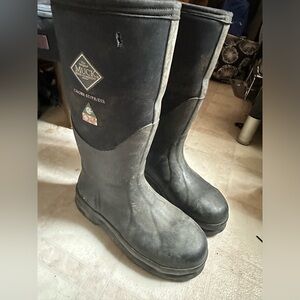 CSA Muck work boots. M8 W9